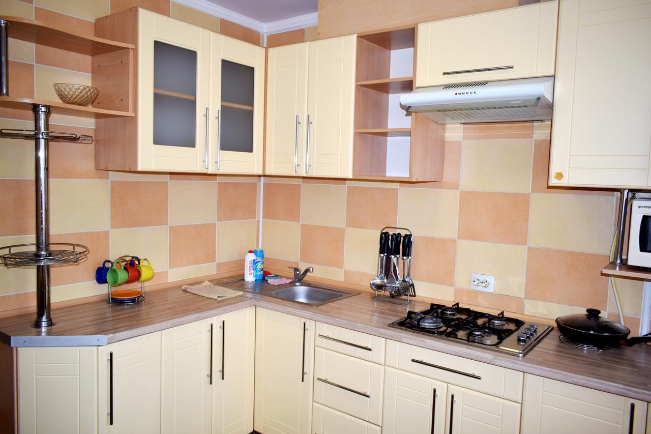 Apartment On Krushelnitskoy 73 Rivne Exterior photo